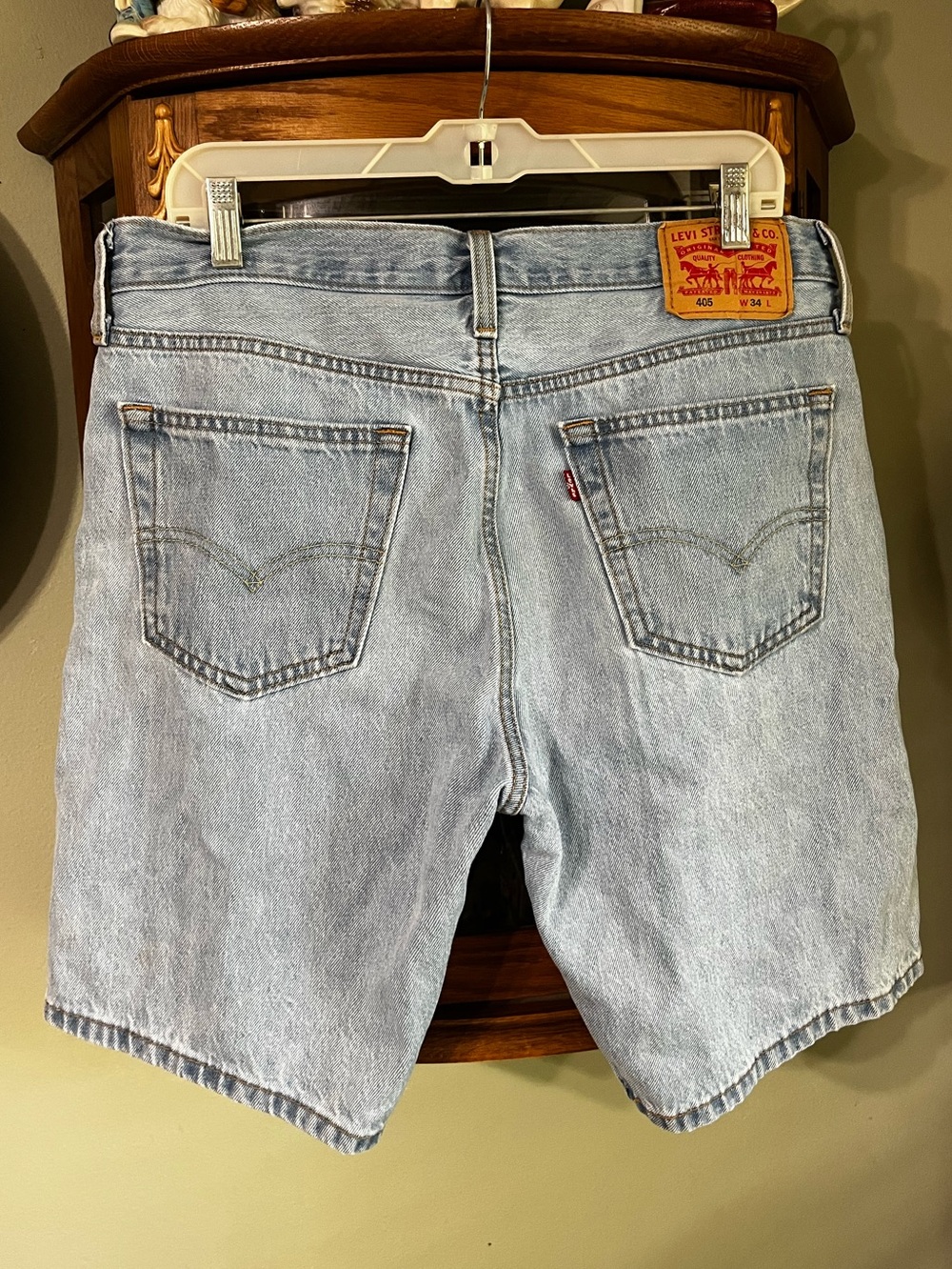 Mens Levi’s 405 Relaxed Fit Denim Light Wash Jean Shorts Size 34